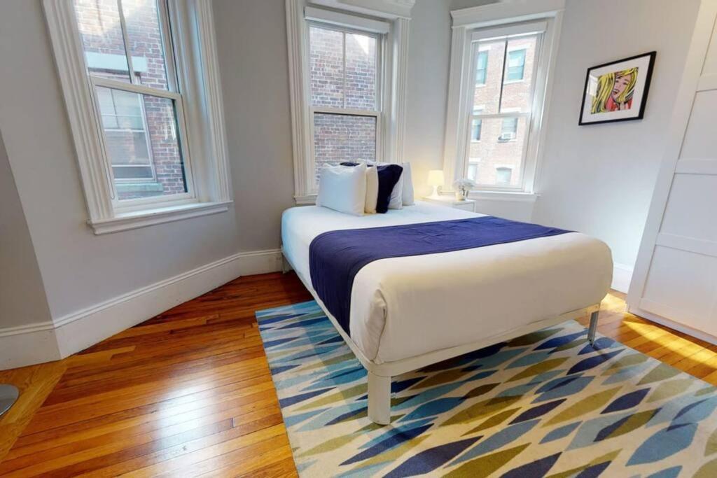 A Stylish Stay W/ A Queen Bed, Heated Floors.. #12 Brookline Exterior photo