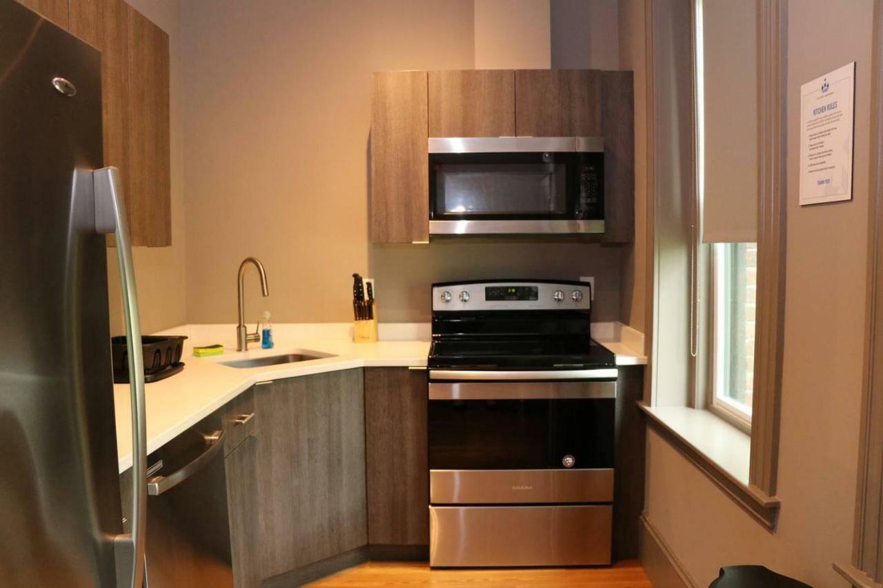 A Stylish Stay W/ A Queen Bed, Heated Floors.. #12 Brookline Exterior photo